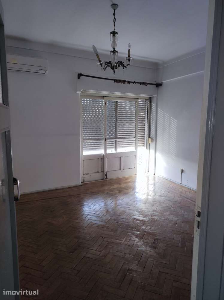 Apartamento T4 com varandas no centro histórico de Abrantes. - Grande imagem: 2/12