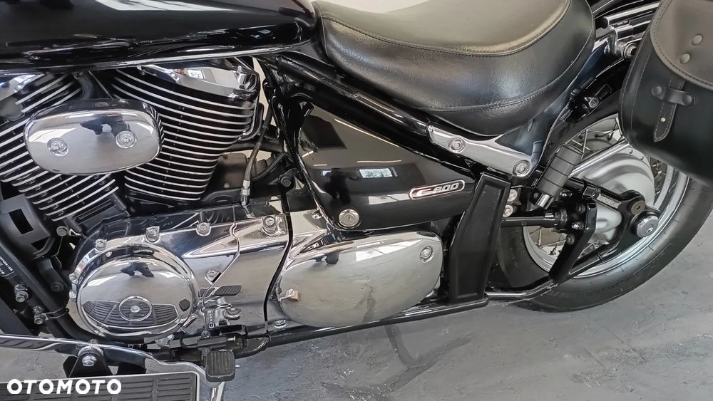 Suzuki Intruder - 19