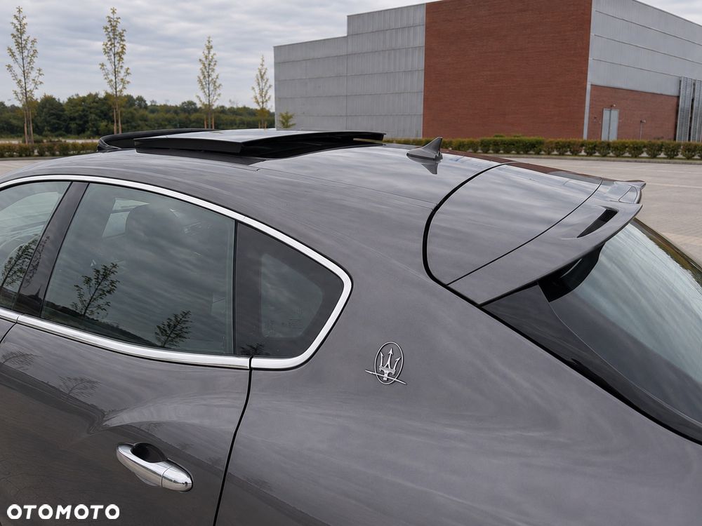 Maserati Levante - 4