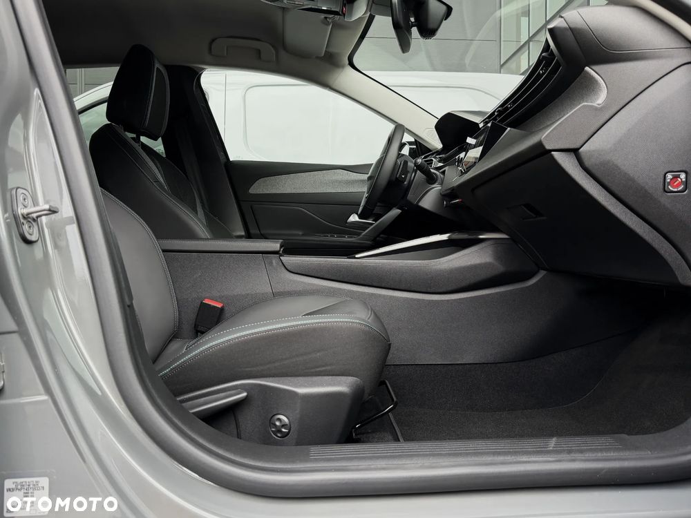 Peugeot 408 1.2 PureTech mHEV Allure S&S e-DSC6 - 22