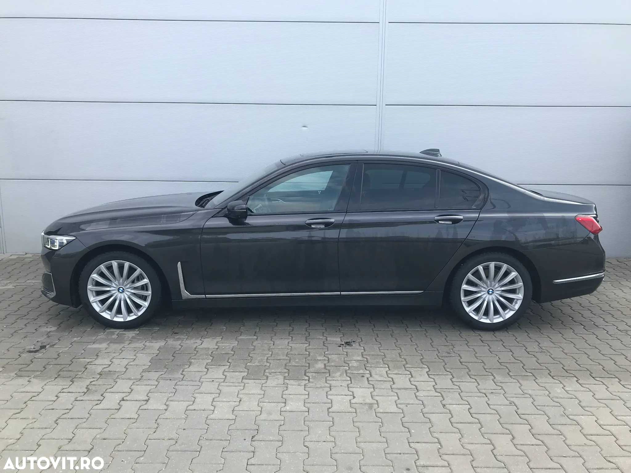 BMW Seria 7 730d MHEV - 4