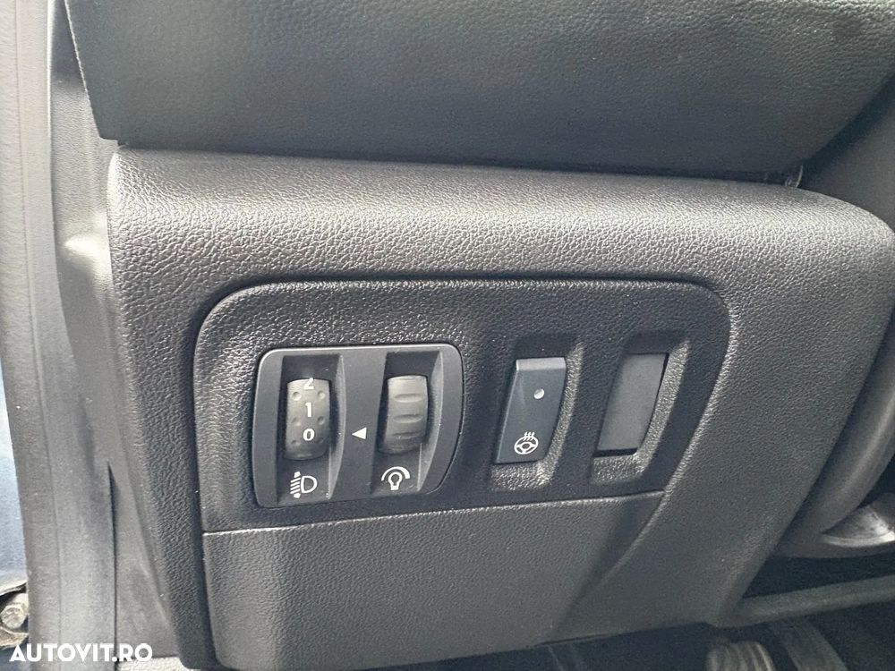 Renault Megane Blue dCi 116 Intens - 11