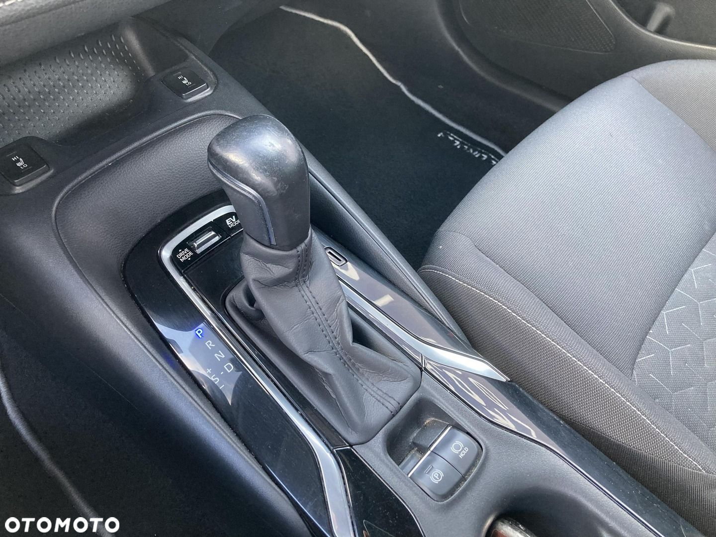 Toyota Corolla 2.0 Hybrid Comfort - 15