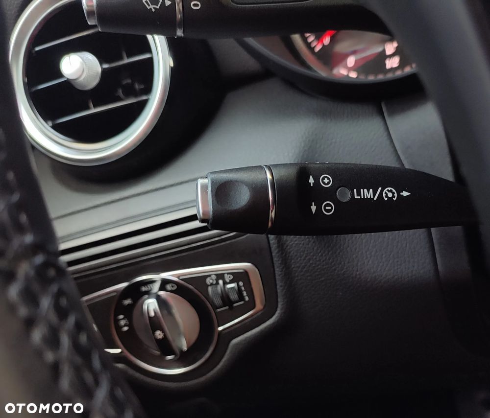 Mercedes-Benz Klasa C 200 7G-TRONIC Edition 1 - 16