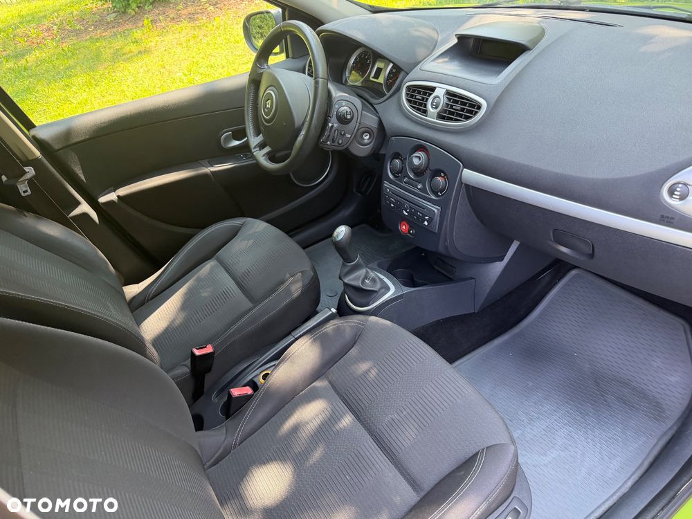 Renault Clio - 14