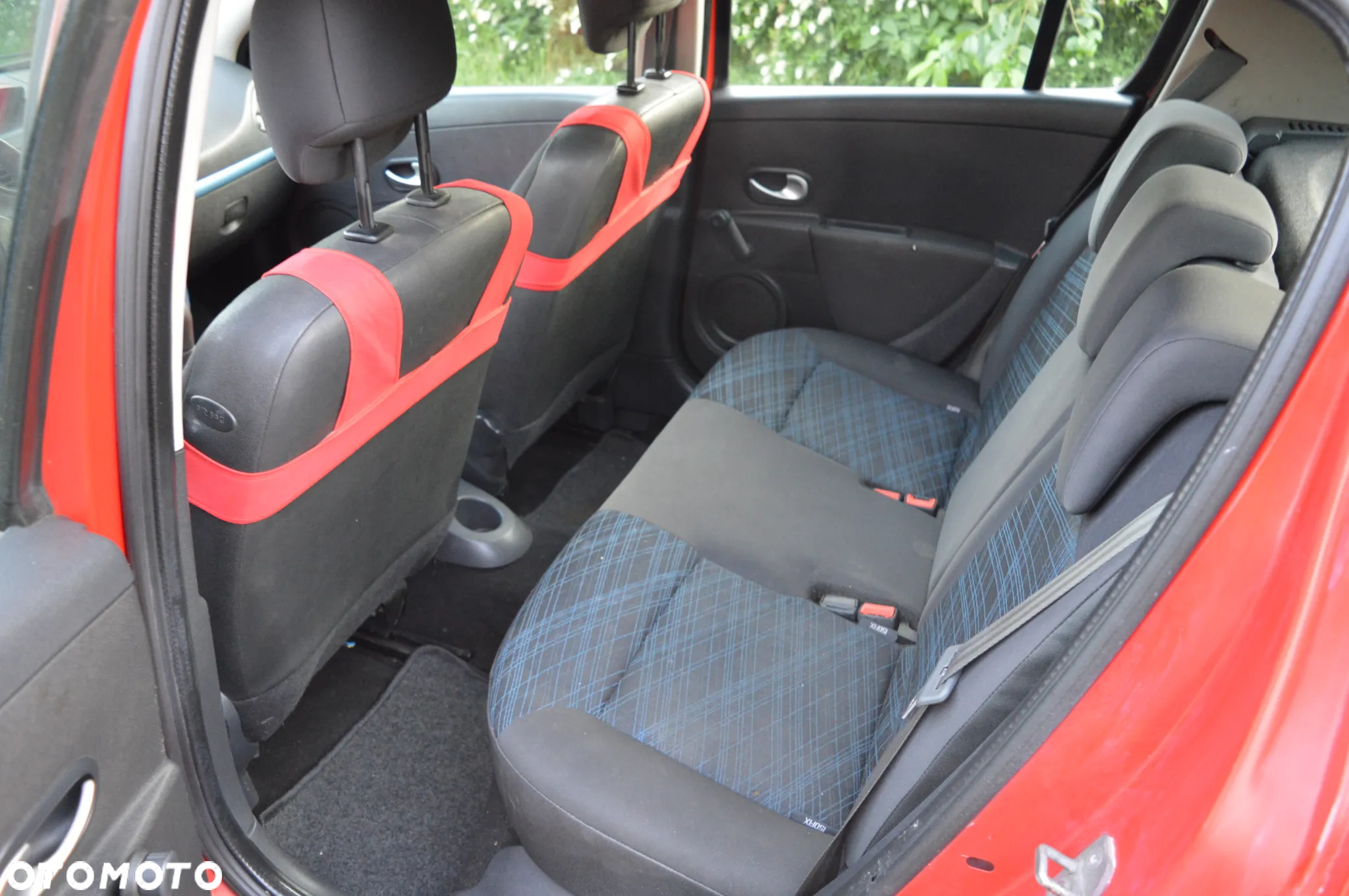 Renault Clio 1.2 16V Arctica - 10