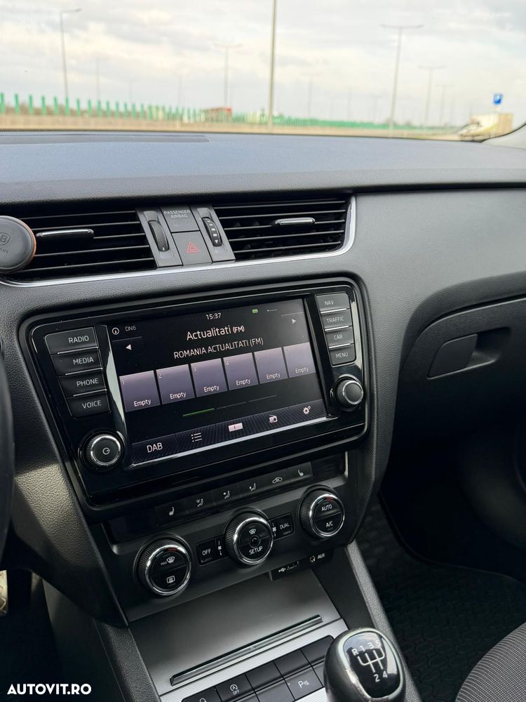 Skoda Octavia 1.6 TDI ELEGANCE - 9