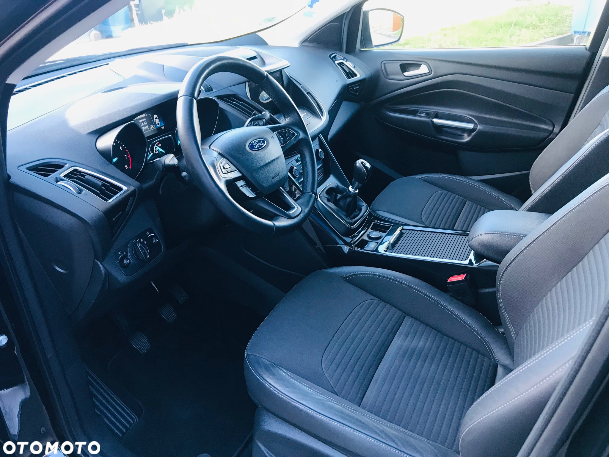Ford Kuga 1.5 EcoBoost 2x4 Black & Silver - 17
