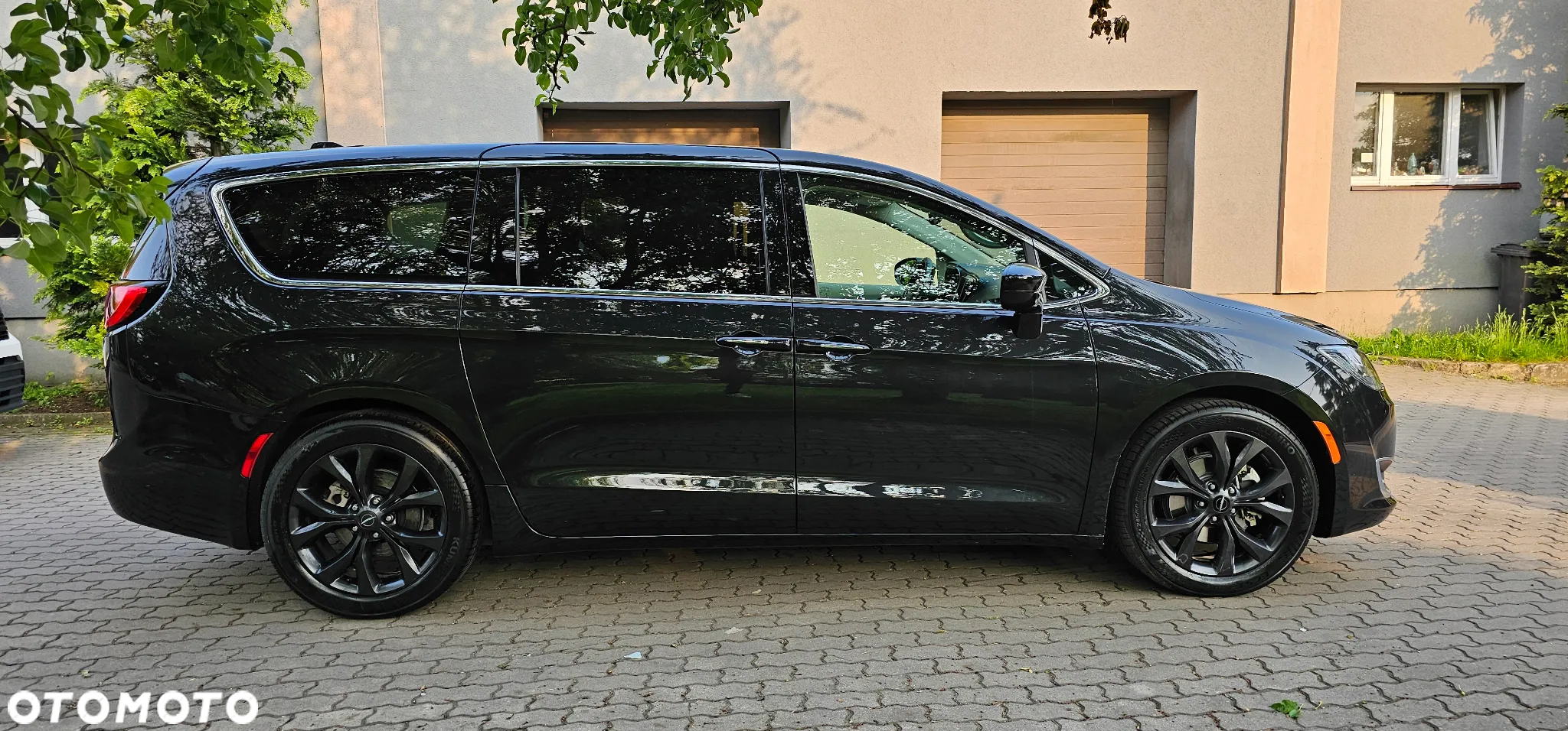 Chrysler Pacifica - 8