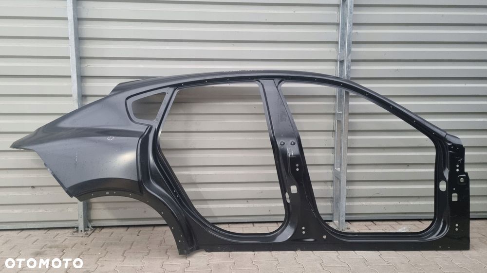 maserati levante słupek próg błotnik poszycie prawe prawy - 1