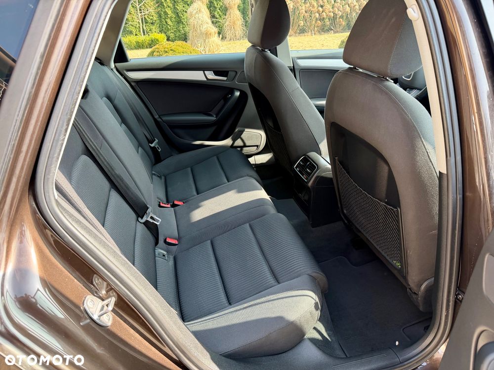 Audi A4 Avant 2.0 TDI DPF clean diesel multitronic S line Sportpaket - 24