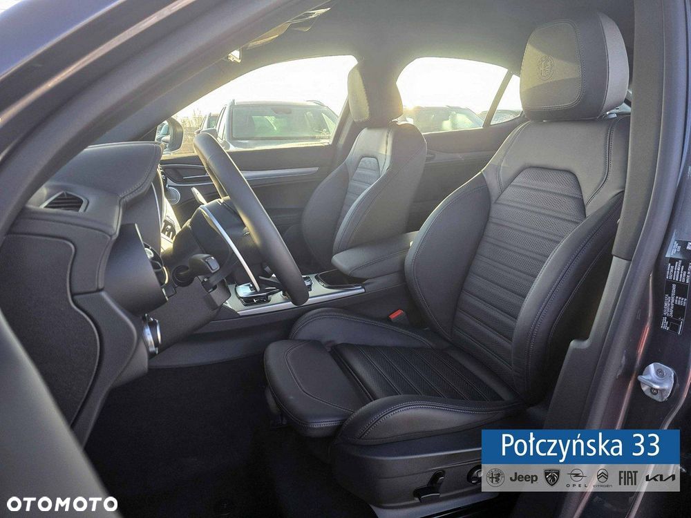 Alfa Romeo Stelvio - 15