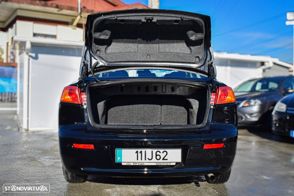 Mitsubishi Lancer 1.5 Invite - 6