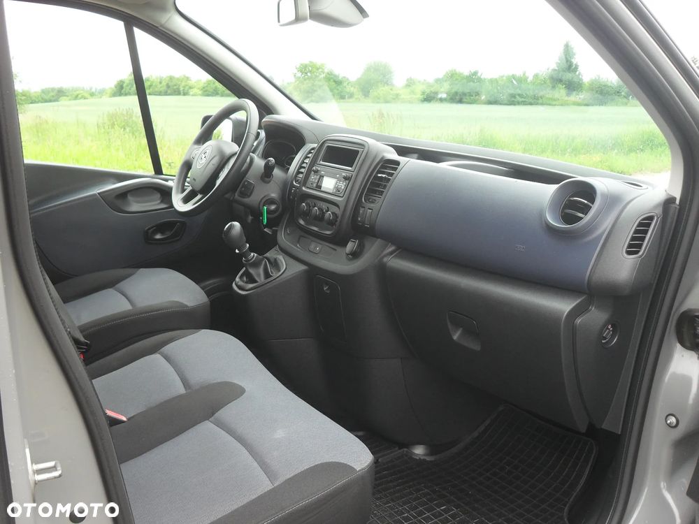 Opel Vivaro - 10