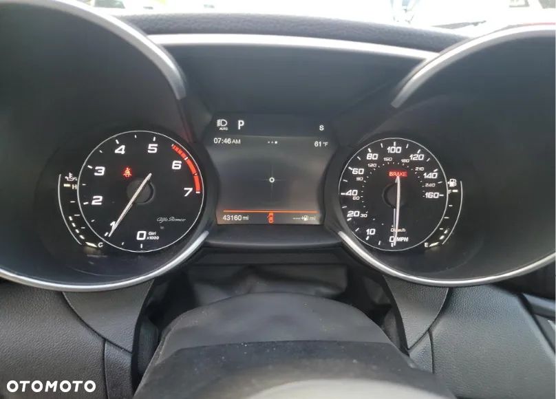 Alfa Romeo Giulia 2.0 Turbo TI Q4 - 10