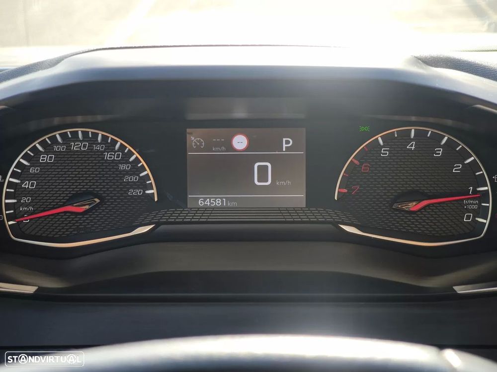 Peugeot 2008 PureTech 130 EAT8 Allure - 10