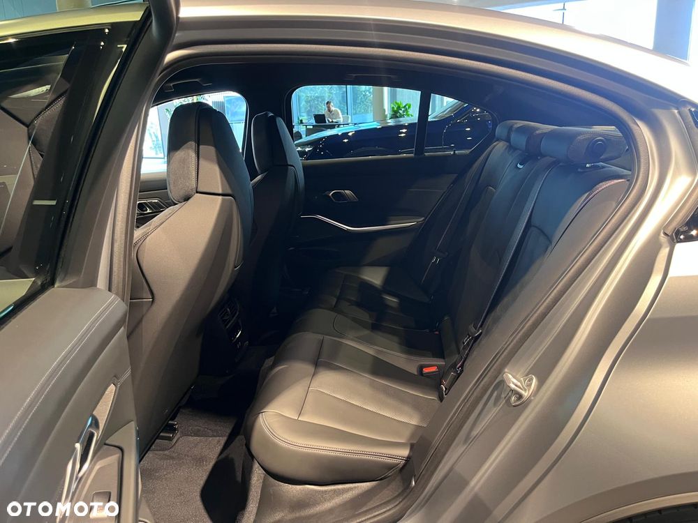 BMW M3 Competition M xDrive - 25