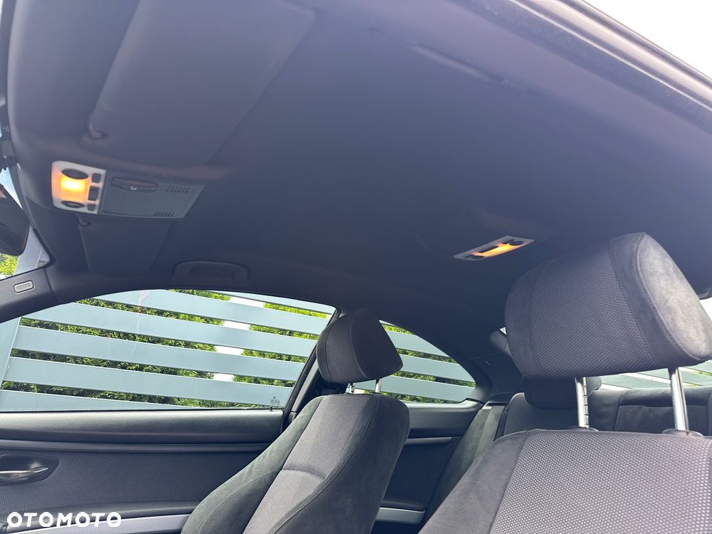 BMW Seria 3 330xd - 24