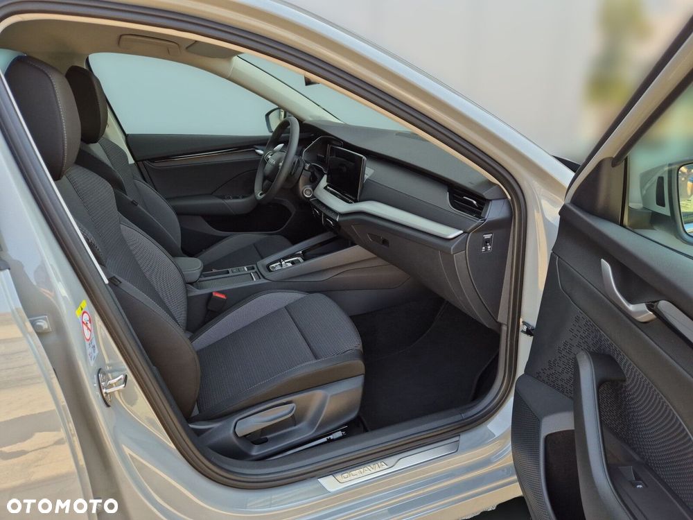 Skoda Octavia 1.5 TSI mHEV Drive Selection DSG - 17