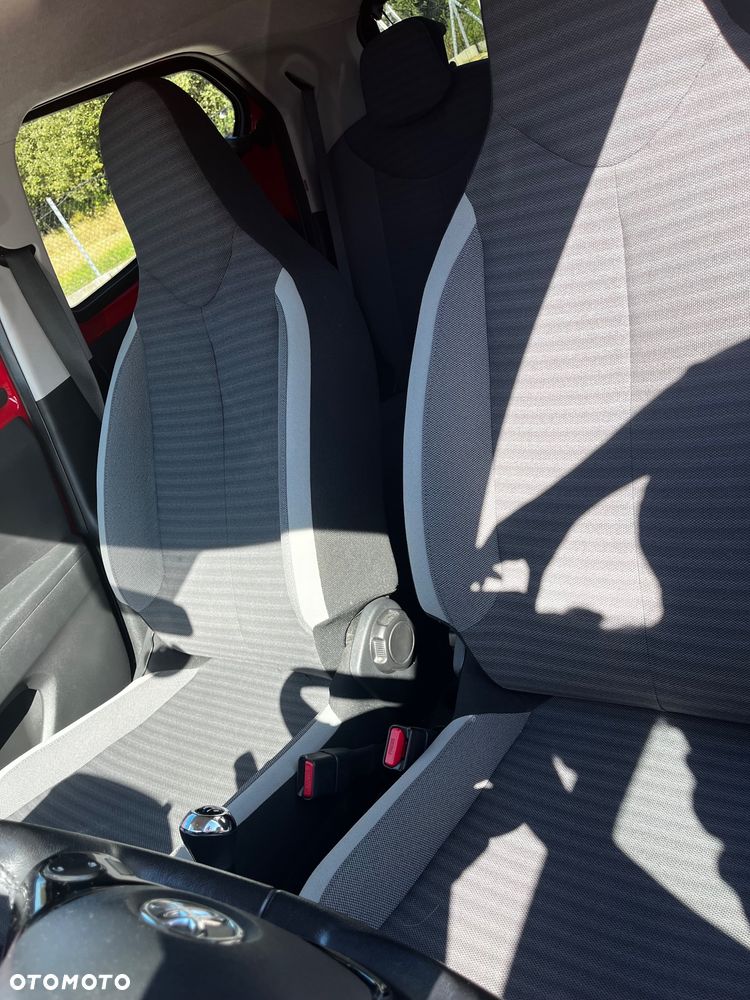 Toyota Aygo 1.0 VVT-i Color Edition - 10