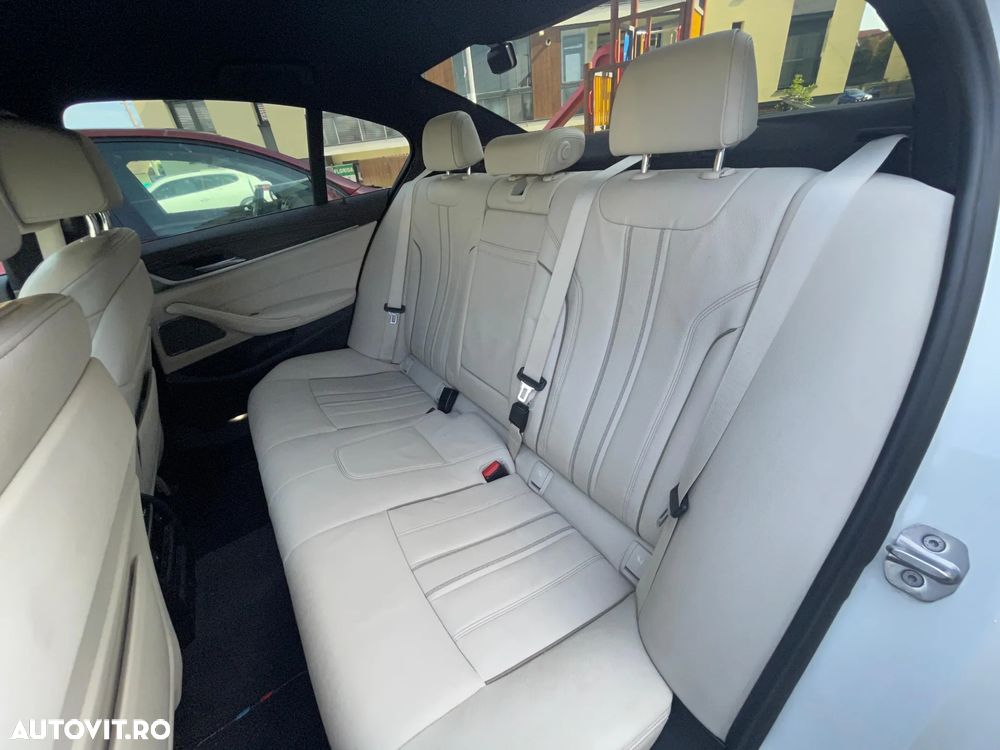 BMW Seria 5 530i xDrive AT - 14