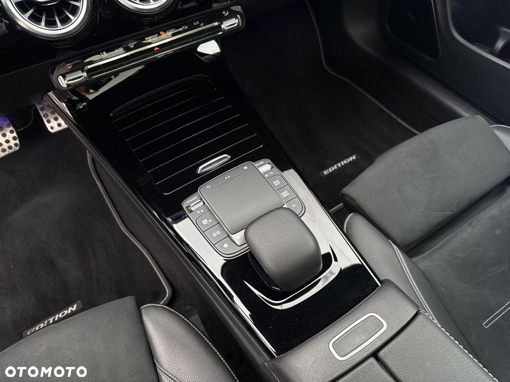 Mercedes-Benz CLA 200 7G-DCT - 16