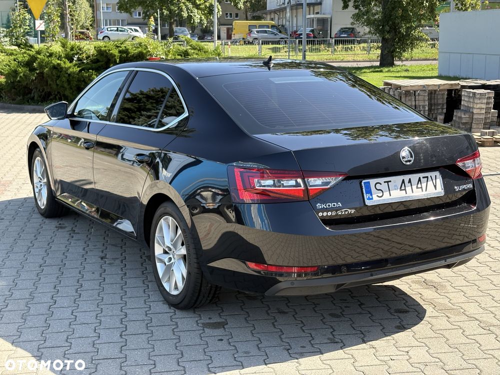 Skoda Superb 2019 photo 3