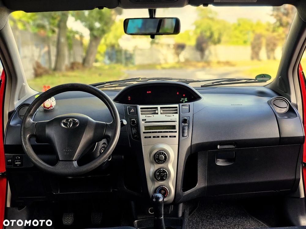 Toyota Yaris 1.3 Luna Premium - 7