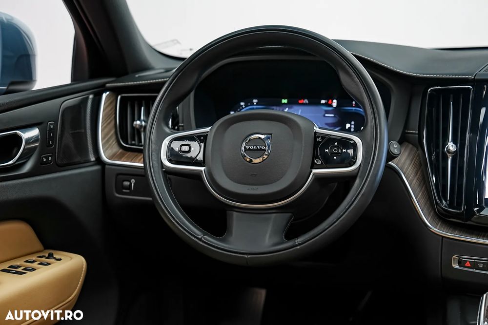 Volvo XC 60 B5 D AWD Geartronic Inscription - 34