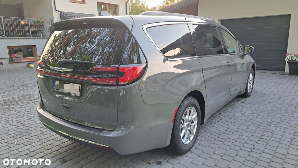 Chrysler Pacifica - 11