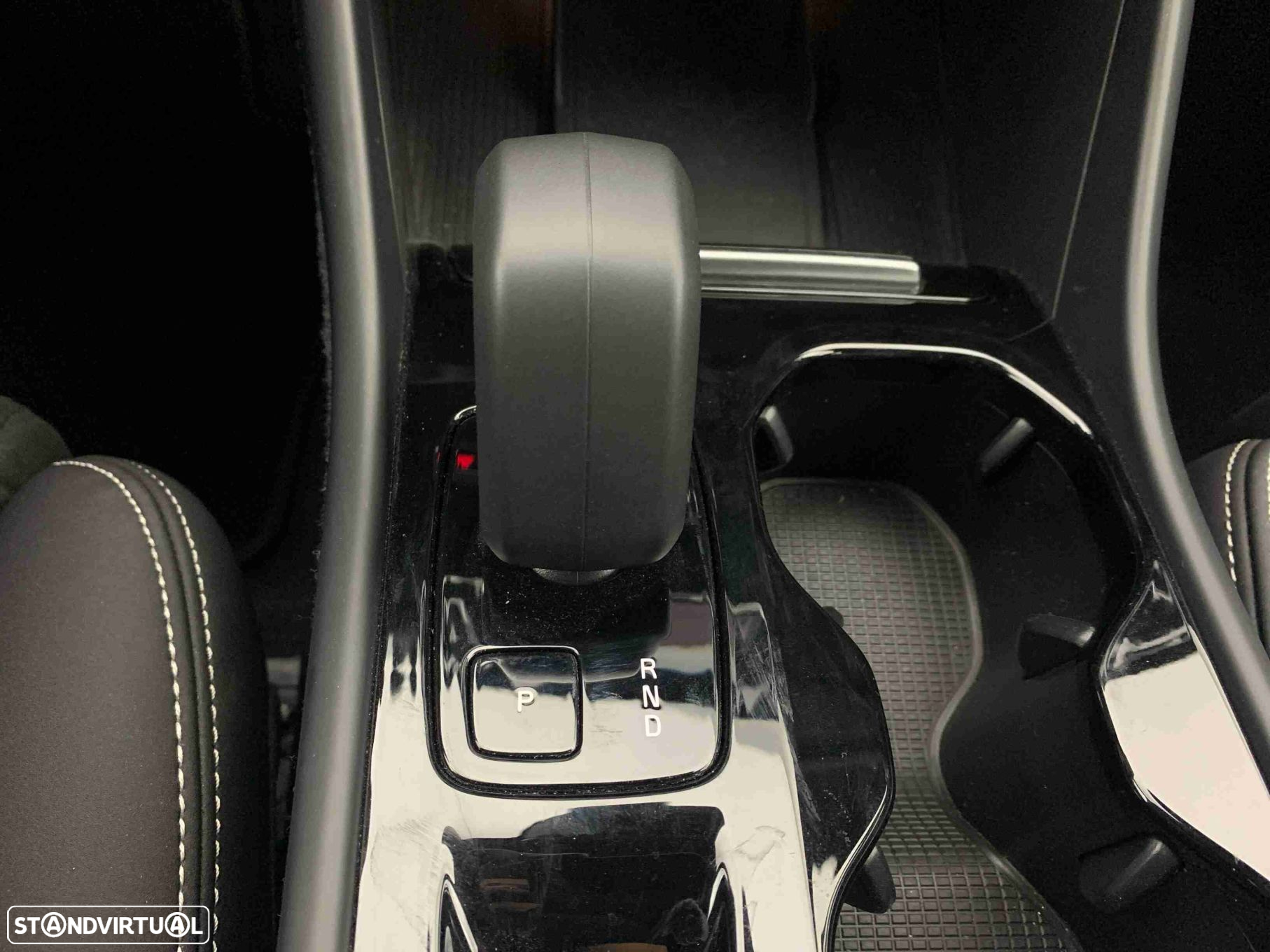 Volvo XC 40 1.5 T2 Plus Dark Auto - 9