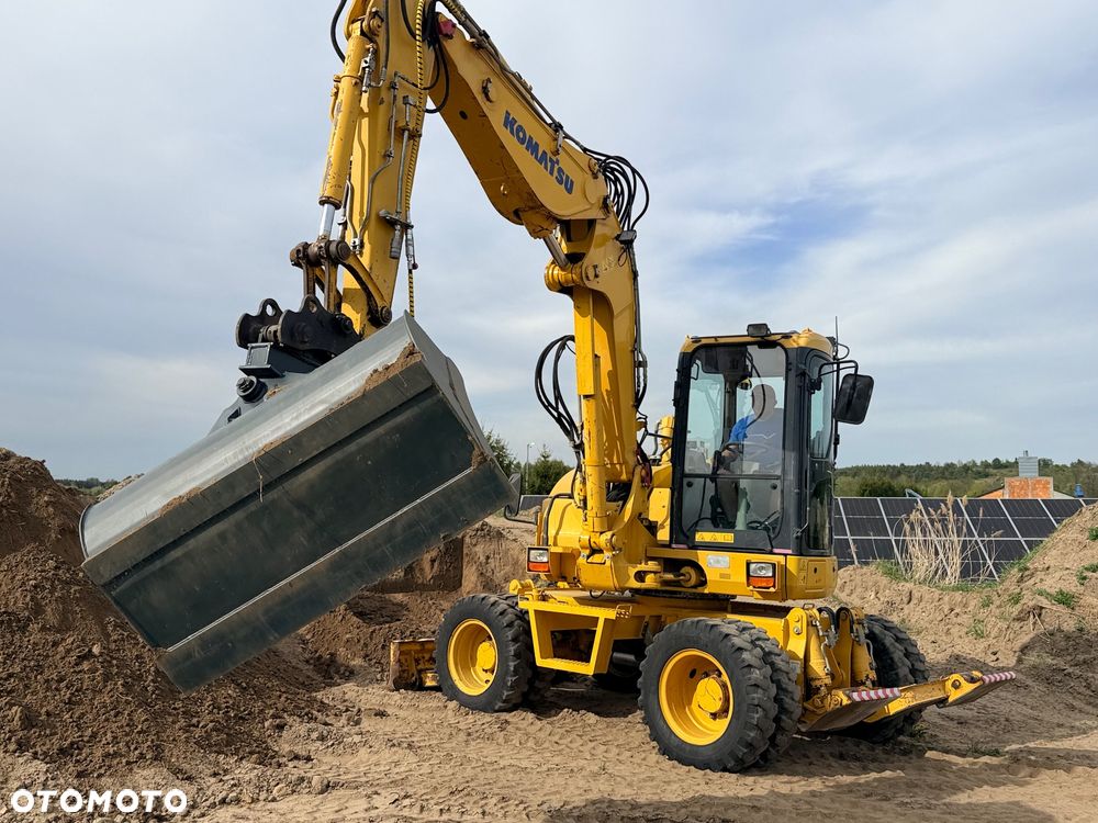 Komatsu 4x4x4 ramię łamane Koparka kołowa KOMATSU  PW98MR-8 10ton 4x4x4 ośki skrętne Ramię 3x łamane BEZ DPF i ADBLUE 4 cyl dodatkowe wyjścia hydr Pług Podpory 2012 szybka zwinna Prosto z importu 1 właściciel Cat TEREX Liebherr Wacker Pw 98 Mr 8 11 - 25