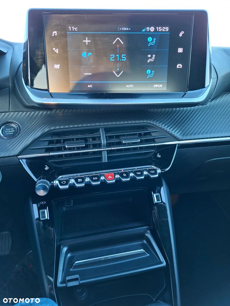 Peugeot 208 Benzin 100 Allure - 33