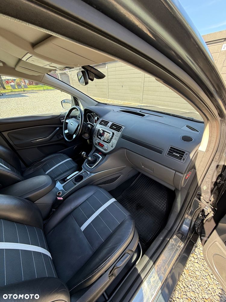 Ford Kuga 2.0 TDCi 4x4 Titanium - 24