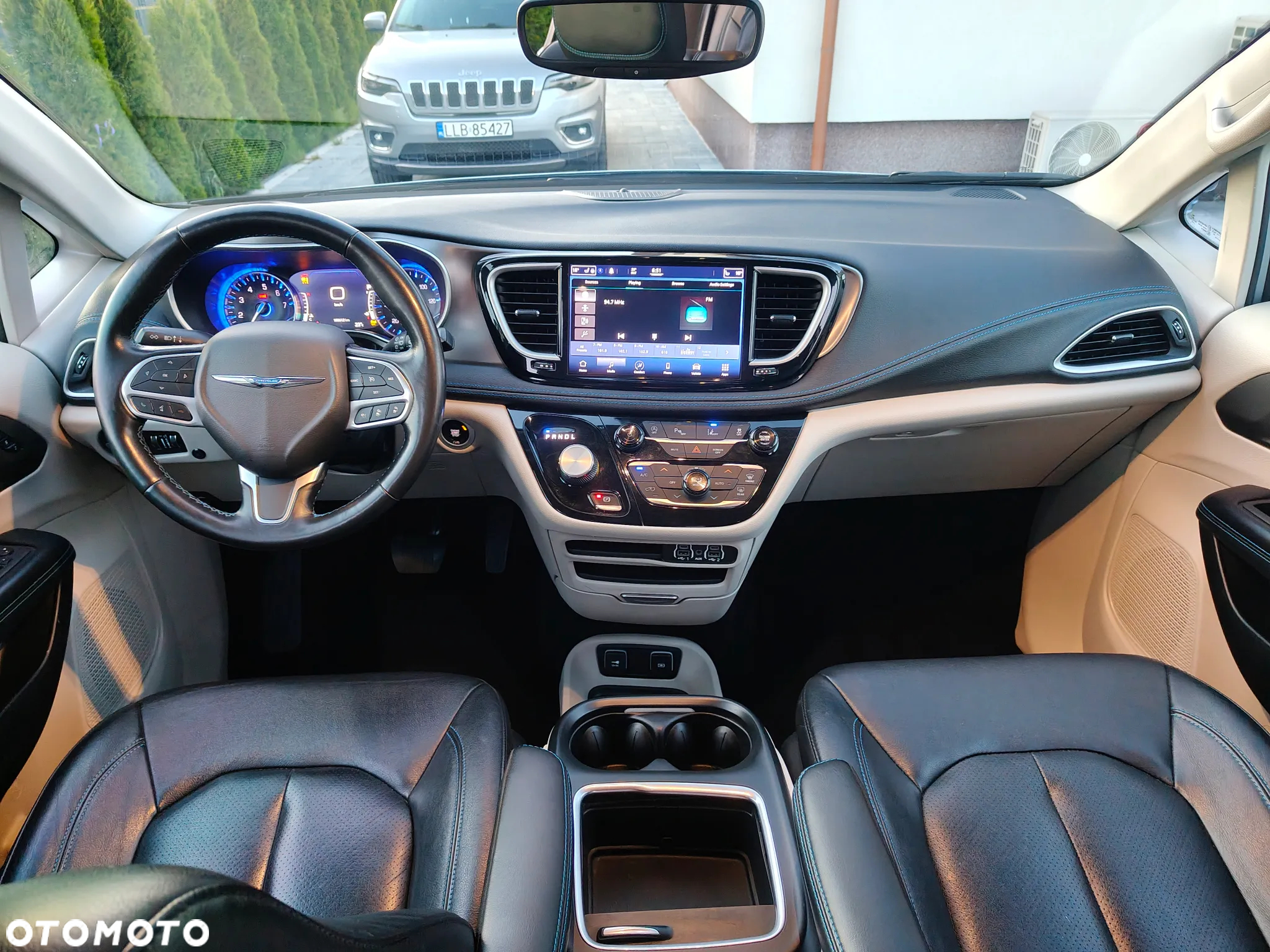 Chrysler Pacifica - 16