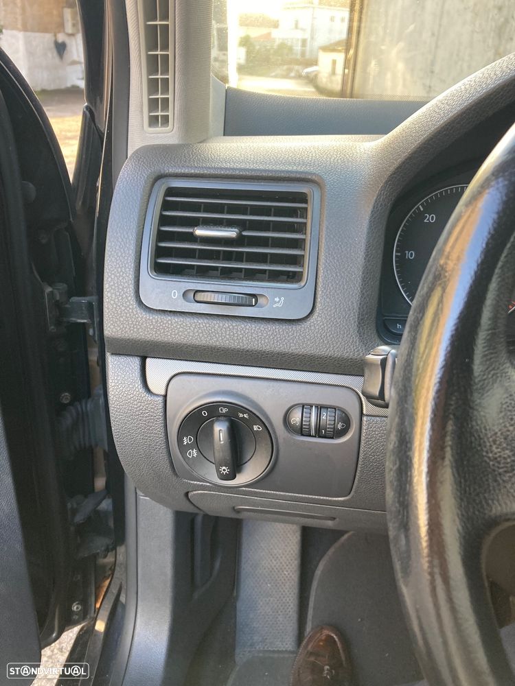 VW Golf 1.9 TDi Confortline DSG - 4