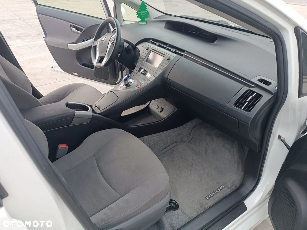 Toyota Prius - 12