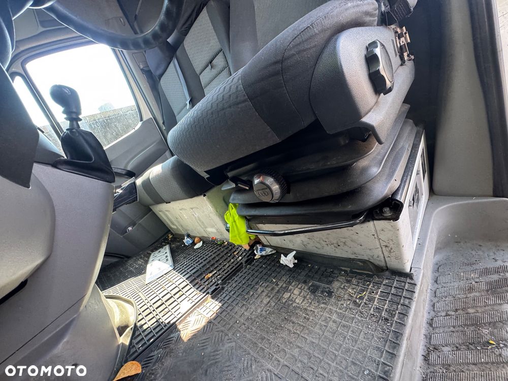 Volkswagen Crafter fotel kanapa przód kompletny maska pas z klima błotnik prawy lewy zderzak grill lift lampa prawa lewa drzwi prawe lewe boczne przesuwne tył tylne drzwi prawe lewe  błotnik prawy lewy - 9