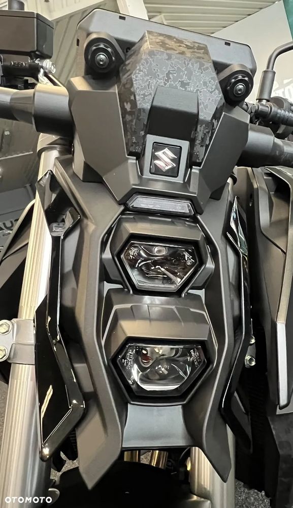 Suzuki GSX - 6
