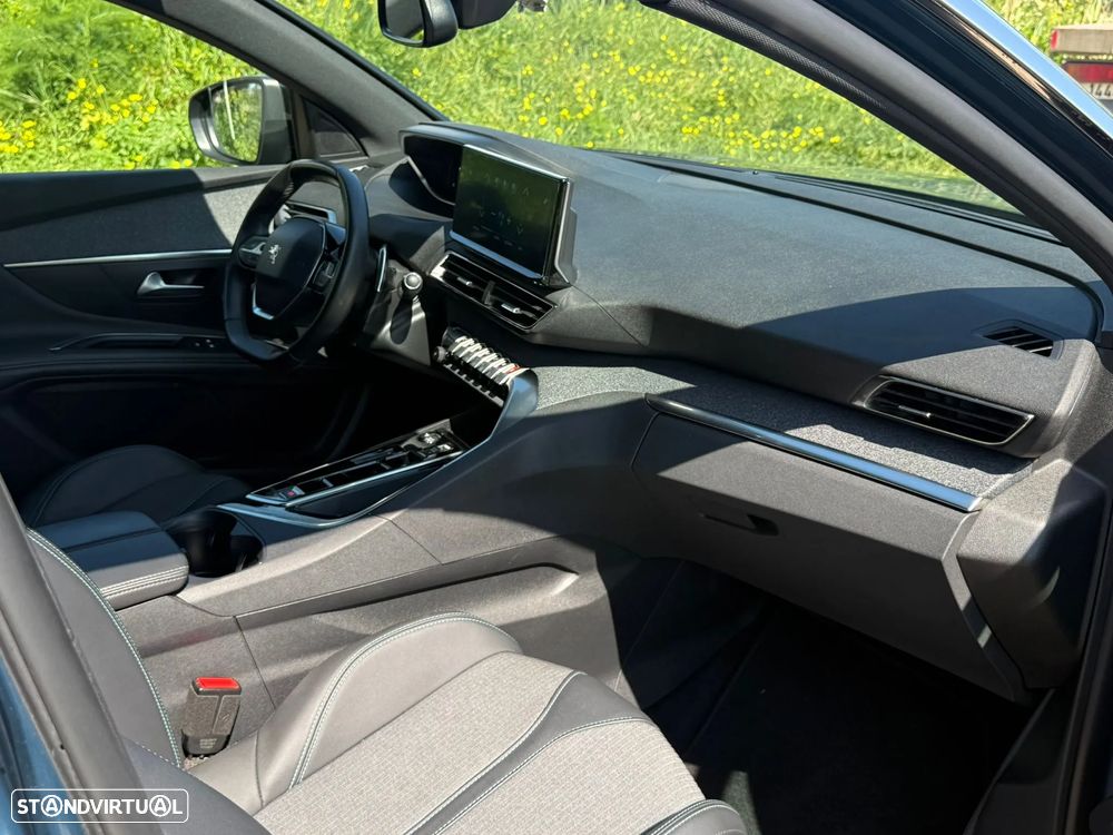 Peugeot 3008 1.5 BlueHDi Allure EAT8 - 29