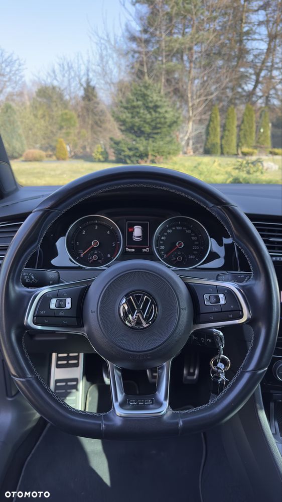Volkswagen Golf - 5