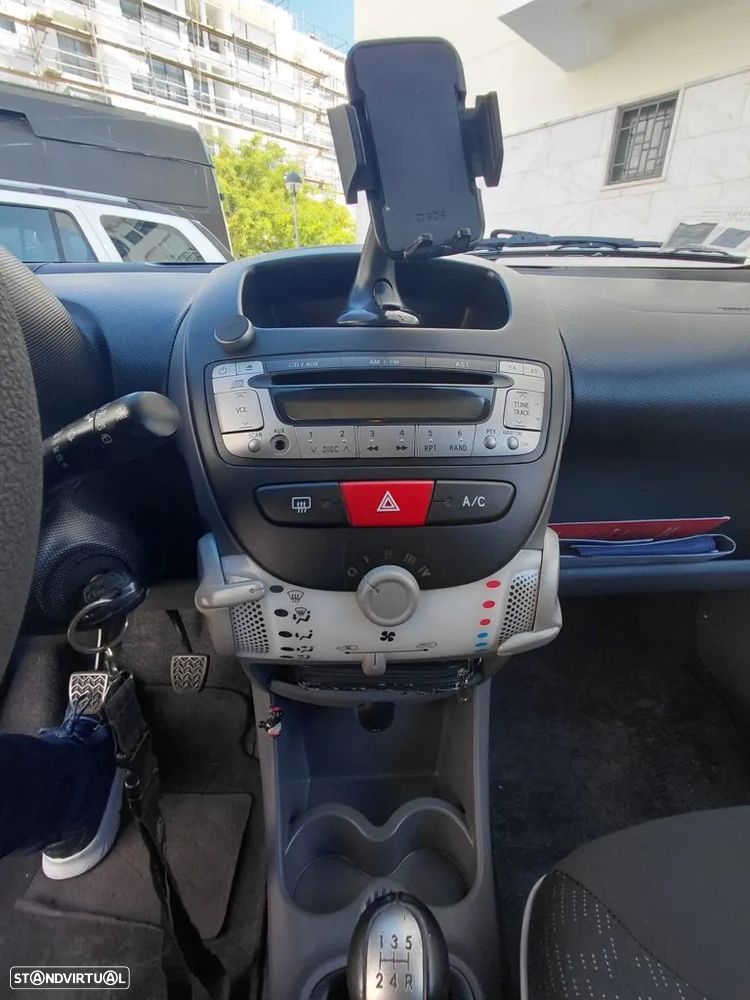 Peugeot 107 1.0 Black&Silver - 30