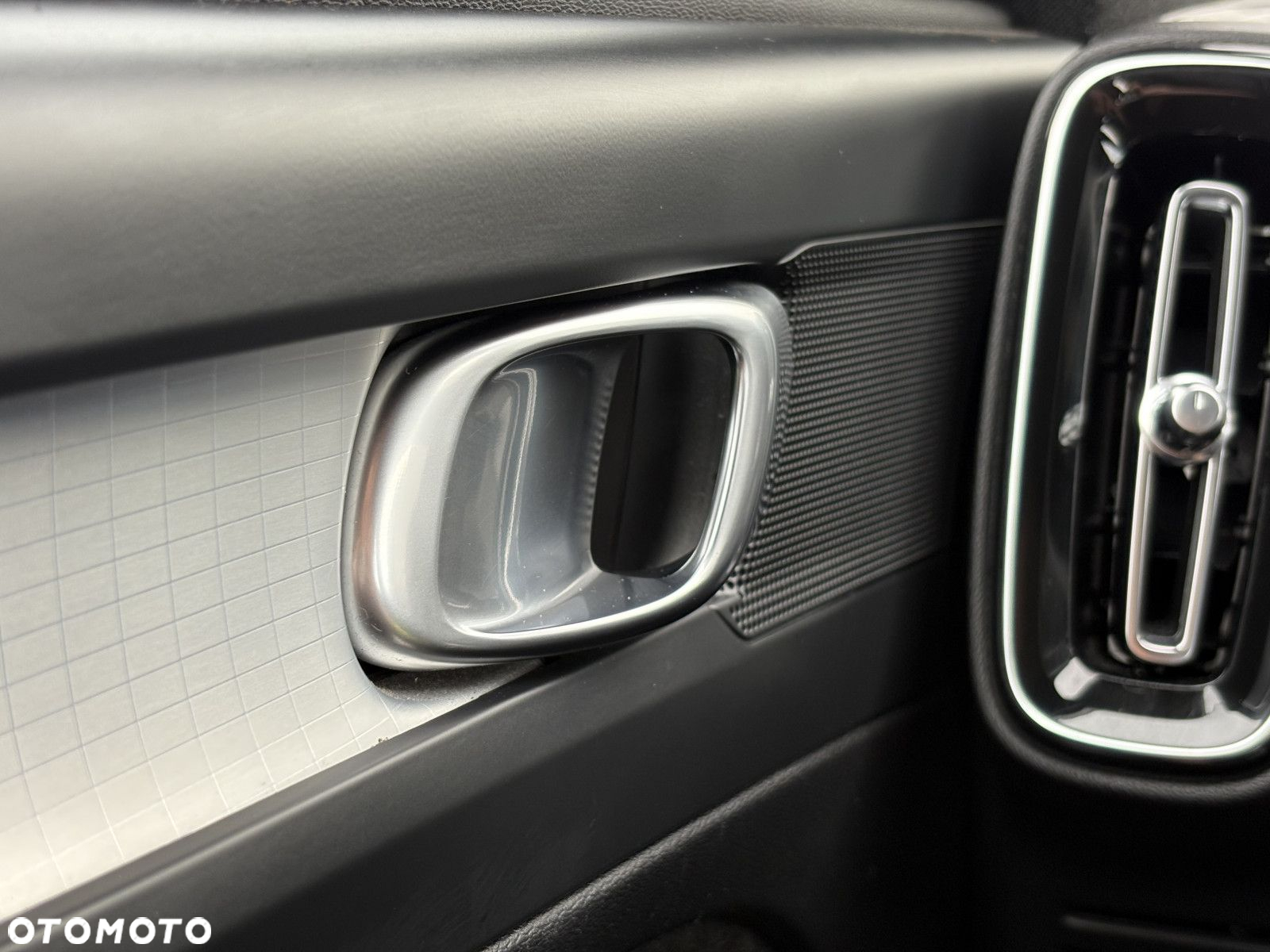 Volvo XC 40 - 24