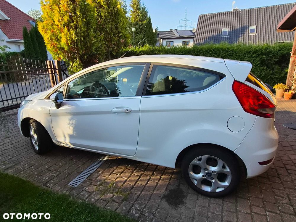 Ford Fiesta 2010 photo 5