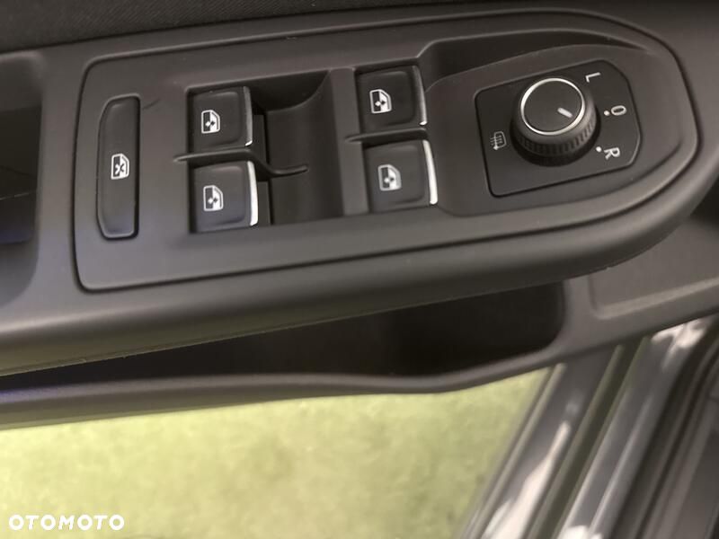 Volkswagen Golf - 12