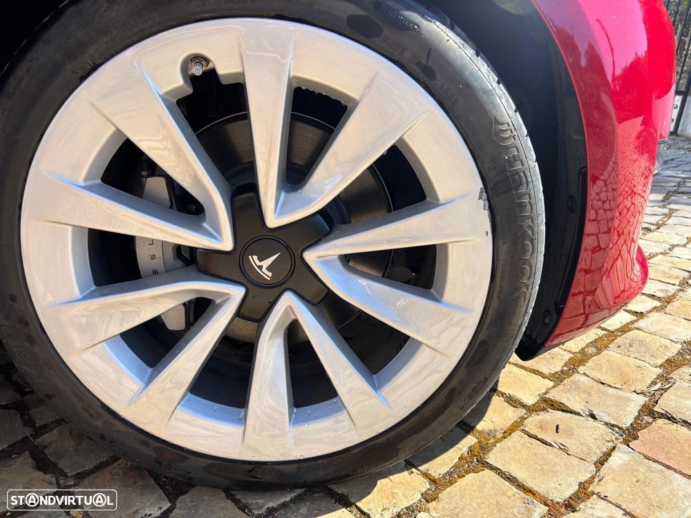 Tesla Model 3 - 4