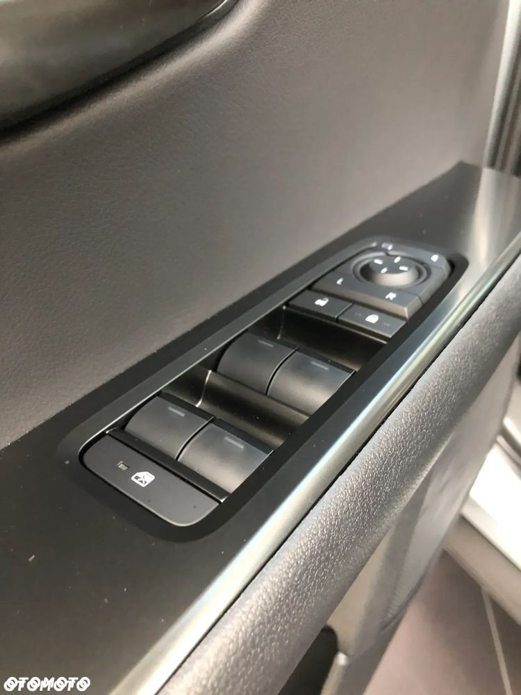 Lexus UX 300h Business - 16