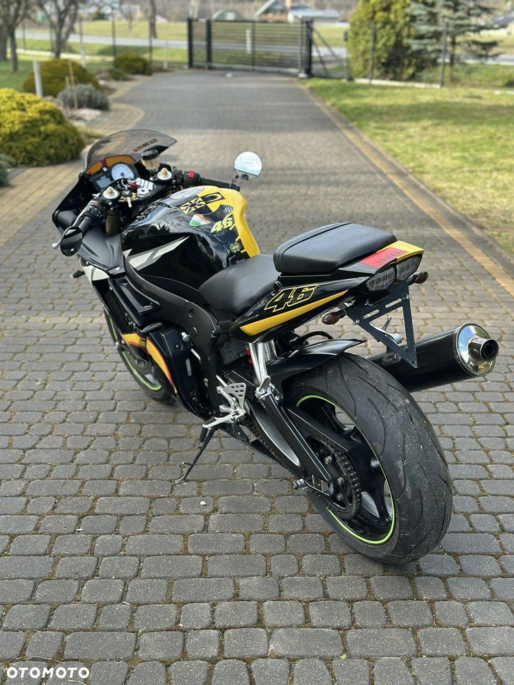 Yamaha R6 - 4