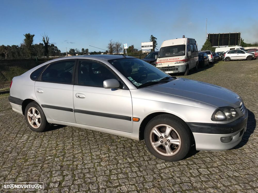 Toyota Avensis T22 1.6 110cv 5P 1999 - Para Peças - 2