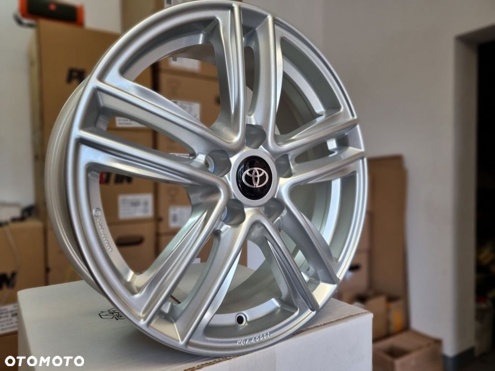 Toyota C-HR 17 " Nowe Felgi Aluminiowe 5x114,3 C-HR II gen. Srebrne - 2